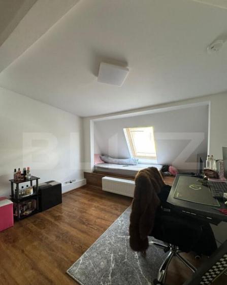 Casa spatioasa cu 4 camere, 103 mp, curte 70 mp, zona 13 Sep - 17