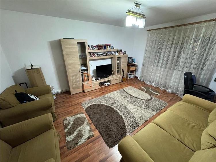 Apartament 3 camere cf 1 decomandat zona Unirii Nord - 2