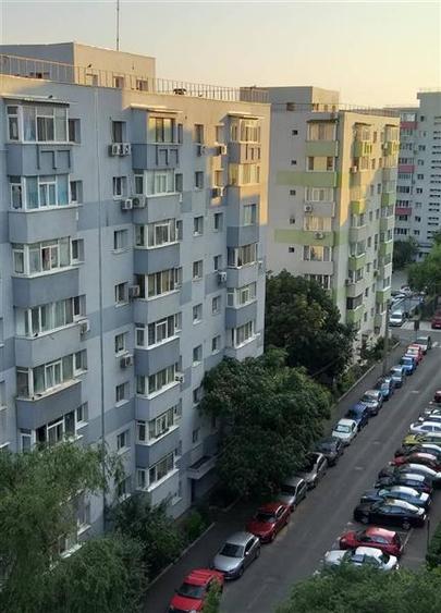 4 CAMERE 2 BAI DECOM ION MIHALACHE TURDA PARC REGINA MARIA ET 6/10 AN 1982 - 2