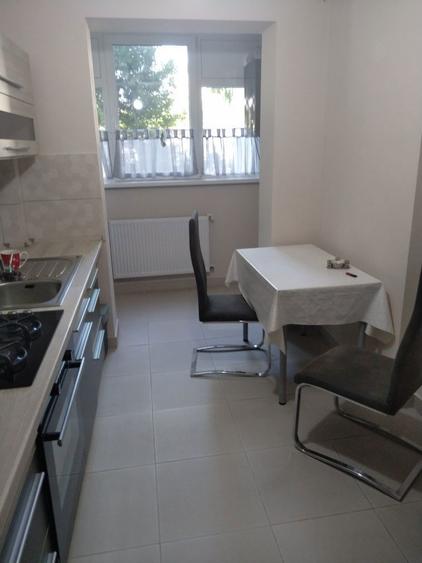 Inchiriez apartament 2 camere zona intim - 2