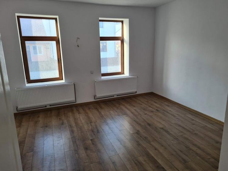 Inchiriez casa in Arpasu de jos - 8