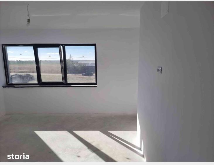 Casă cu 5 camere cu Teren 360 Mp în Malu Mare