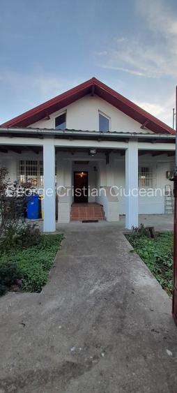 Casa de 132 mp din caramida pe un teren de 560 mp in Cumpana zona centrala