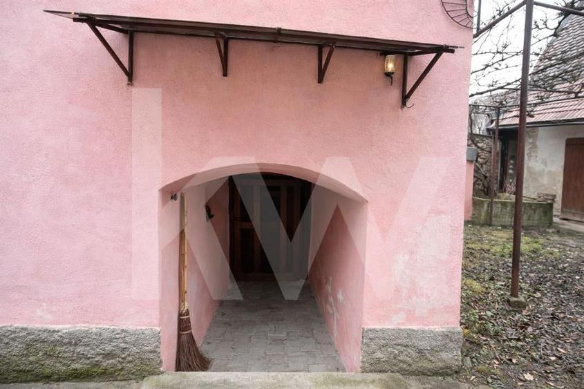 Traditie si potential: casa cu sura, utilitati complete, Turnu Rosu - 8