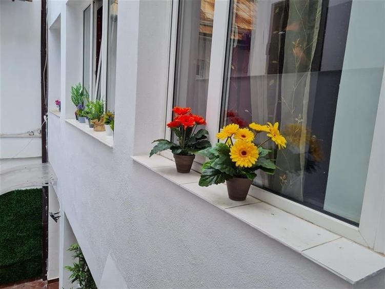 Proprietate cu terase, in ambientul Centrului Istoric .- . Piata Sfatului, Braso - 13