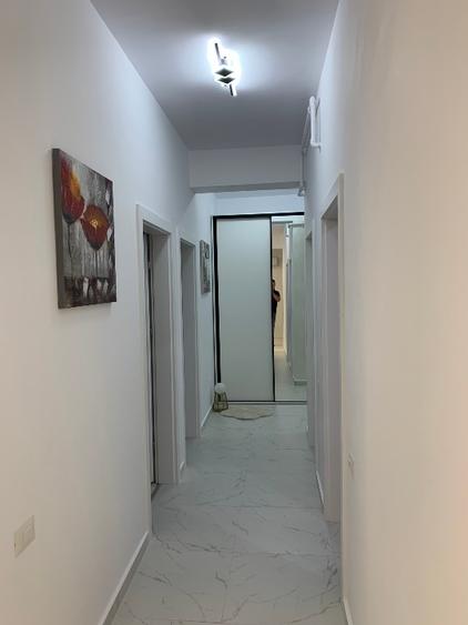 Apartament cu 3 camere decomandat, mobilat în Central