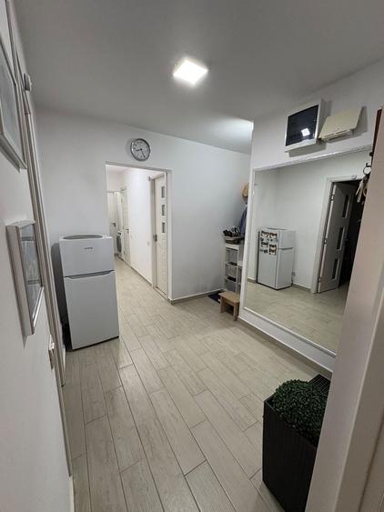 Apartament cu 3 camere decomandat în Crângași