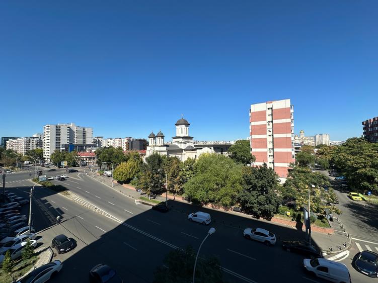 Apartament cu 2 camere semidecomandat în 13 Septembrie