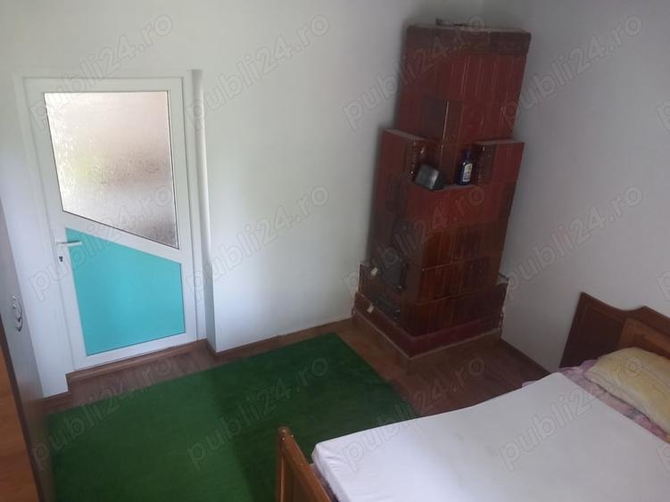 Casă cu 2 camere cu Teren 2700 Mp în Făcăeni