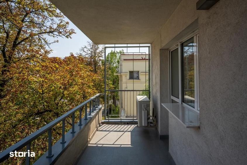 Apartament cu 4 camere în Romană