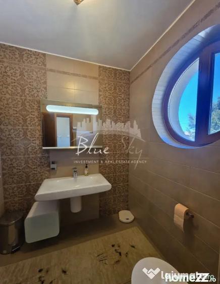 Casă cu 7 camere cu Teren 1642 Mp în Poiana