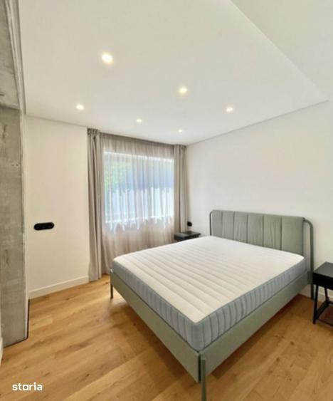 Apartament cu 3 camere, mobilat în Tei