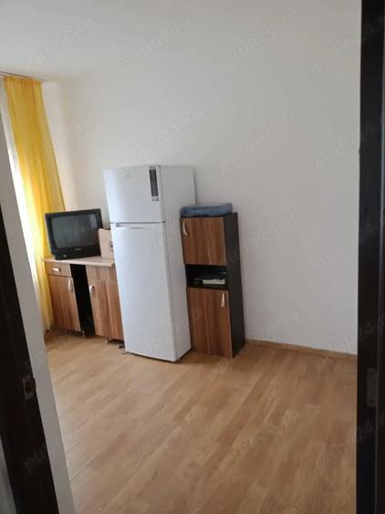 Apartament cu 3 camere decomandat în Micro 9