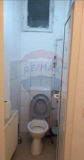 Spațiu comercial, de 74 mp, în Titan