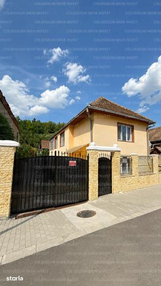 Casă cu 4 camere cu Teren 723 Mp în Central