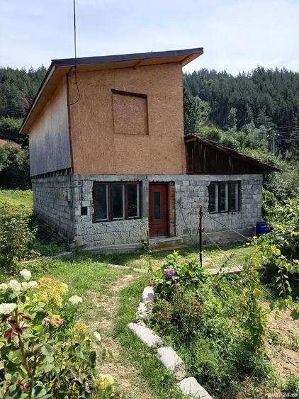 Casă cu 4 camere în Nehoiu