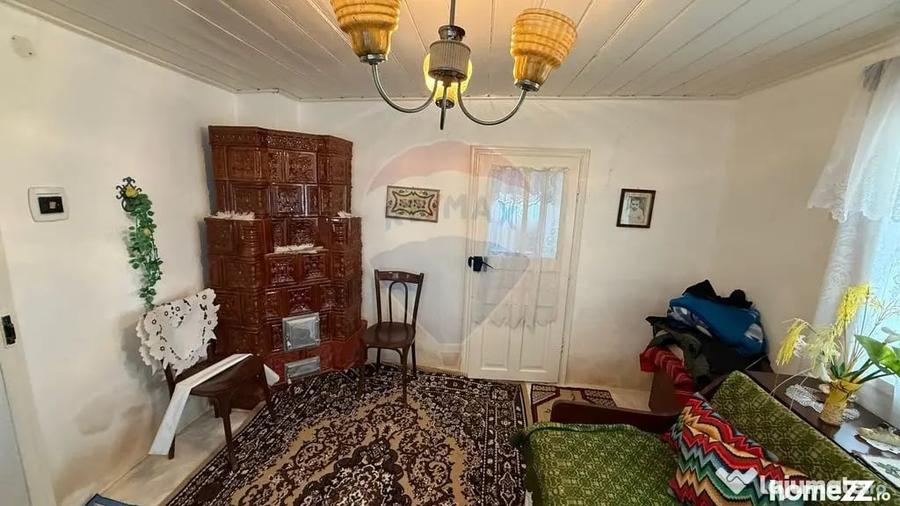 Casă cu 5 camere cu Teren 1700 Mp în Hângulești