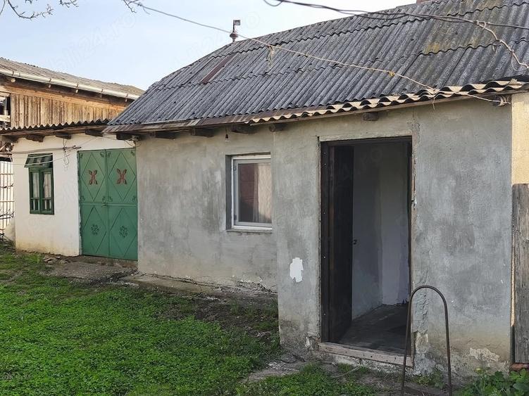 Teren de 1000 mp, în Izvoarele