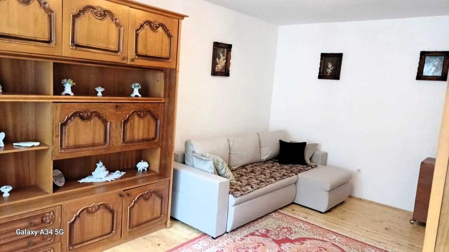 Apartament cu 2 camere decomandat în Pecinișca