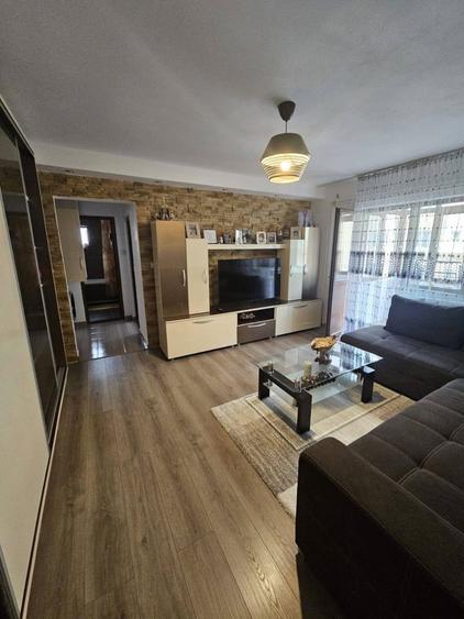 Apartament 3 camere bloc 6bis etaj 2 - 4