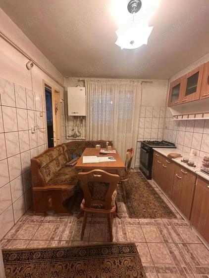 De vanzare apartament cu 3 camere ?i 3 debarale, mobilat ?i utilat 65.000euro - 2