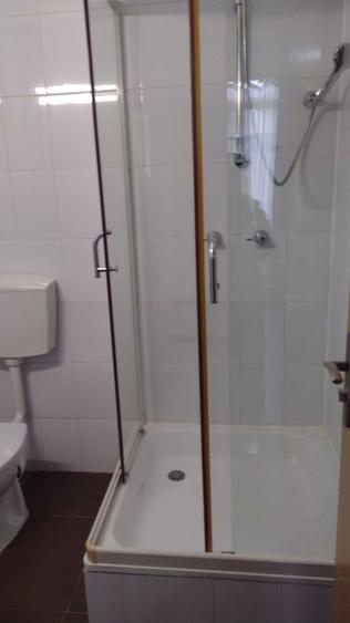 inchiriez garsoniera cu terasa IN CENTRU ,langa CASA MODEI - 1