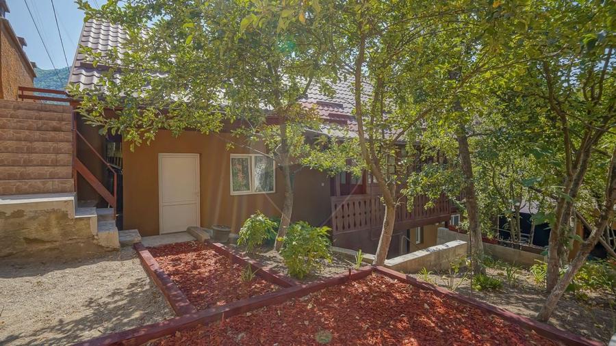 Casă individuală, parcare în curte, pod mansardabil în Centrul Istoric - 1