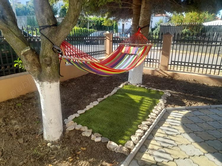 Pensiunea de vanzare Costinesti str.Meduzei , 14 camere - 9