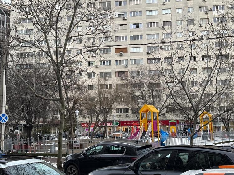 Spatiu comercial de inchiriat | 425 MP | Zona Vitan - 2