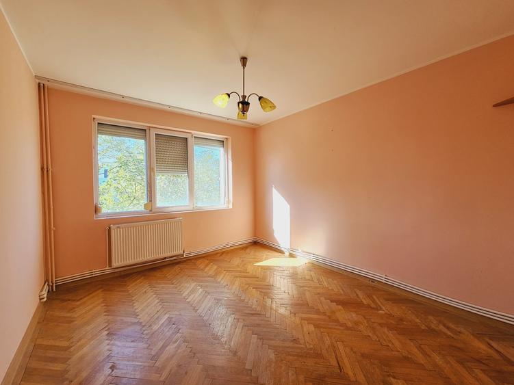 Tiglina 1, Bloc stradal, 3 camere Etajul 3, Balcon Generos - 5