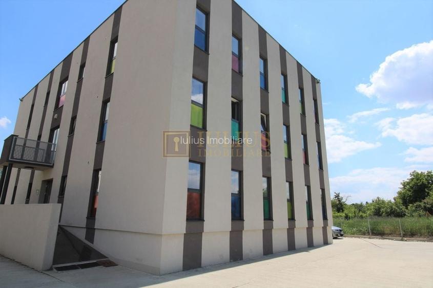 Încălzire în pardoseală, baia are fereastra. Loc parcare privat