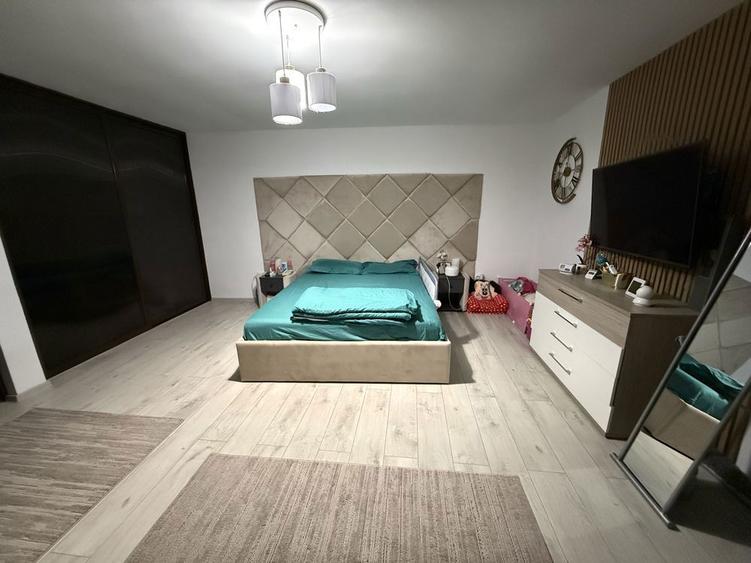 Vand Casa / S+P+1E si Mansarda / Zona (OMW Crisan) Slatina - 3