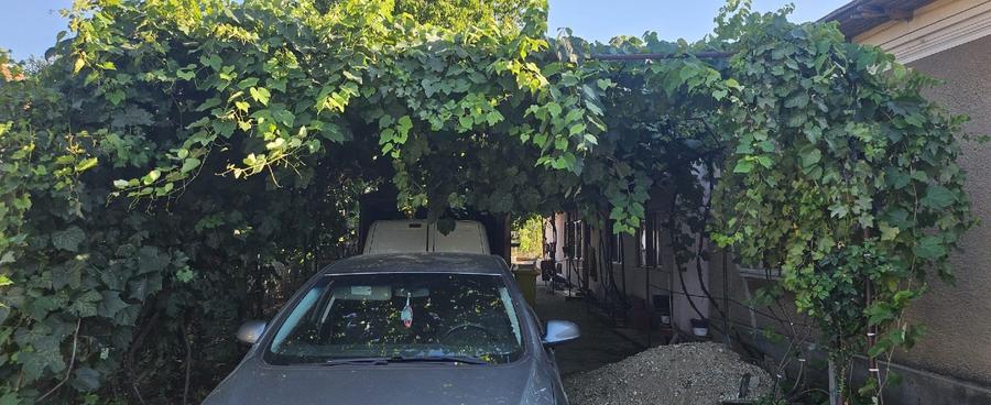 Casa de vanzare cu teren - 2