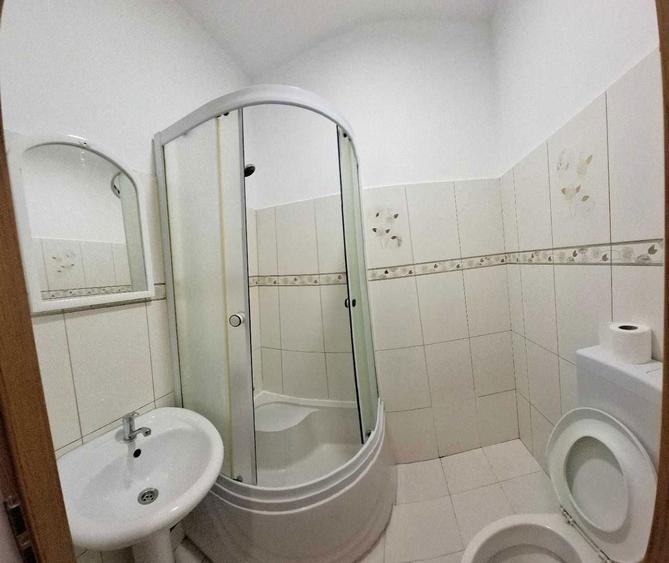 Zona Garii, living + 2 camere, scara interioara - 1