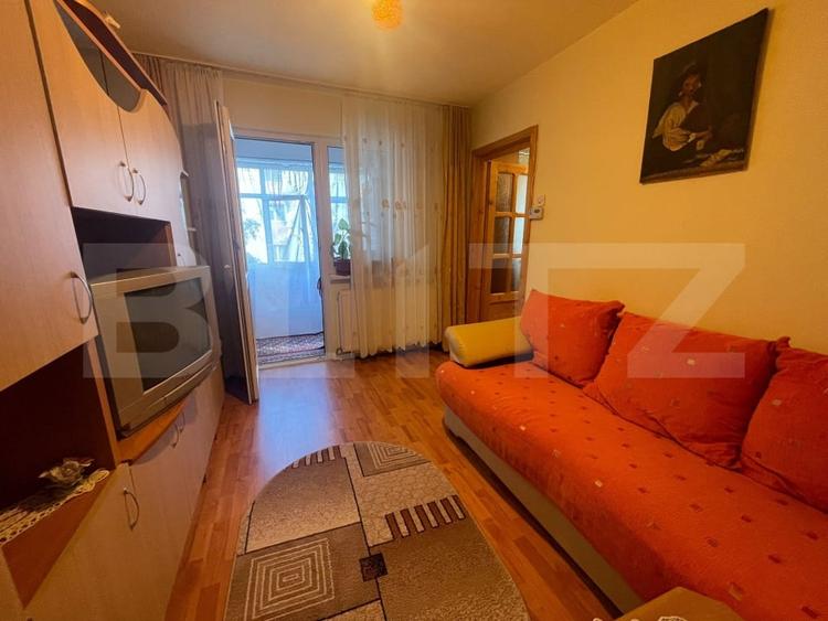 Apartament cu 3 camere, semidecomandat, spatios si luminos – zona avantajoasa - 1