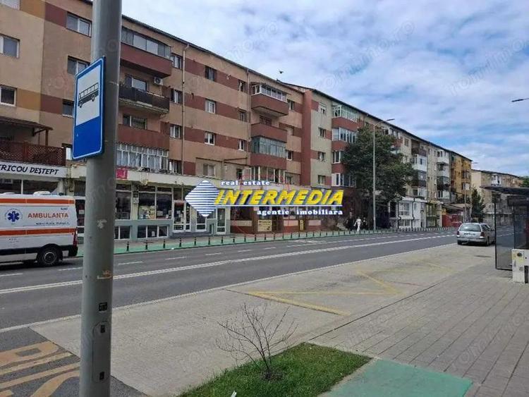 Spatiu comercial 30 mp de vanzare Alba Iulia Cetate cu vad pietonal intens finisat - 1