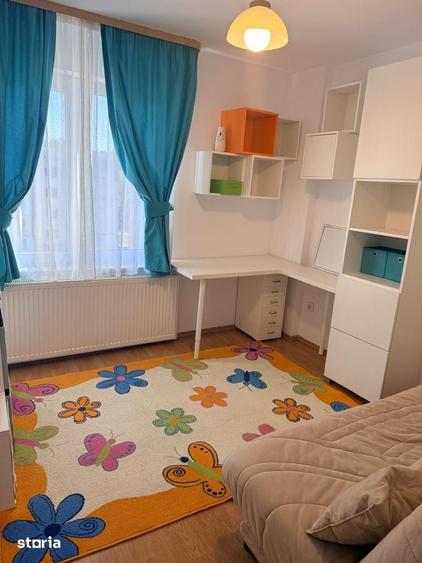 Apartament cu 4 camere decomandat în Pandurilor
