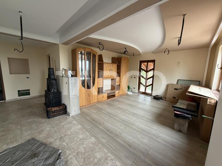 Casă individuală cu 7 camere cu Garaj în Berivoi