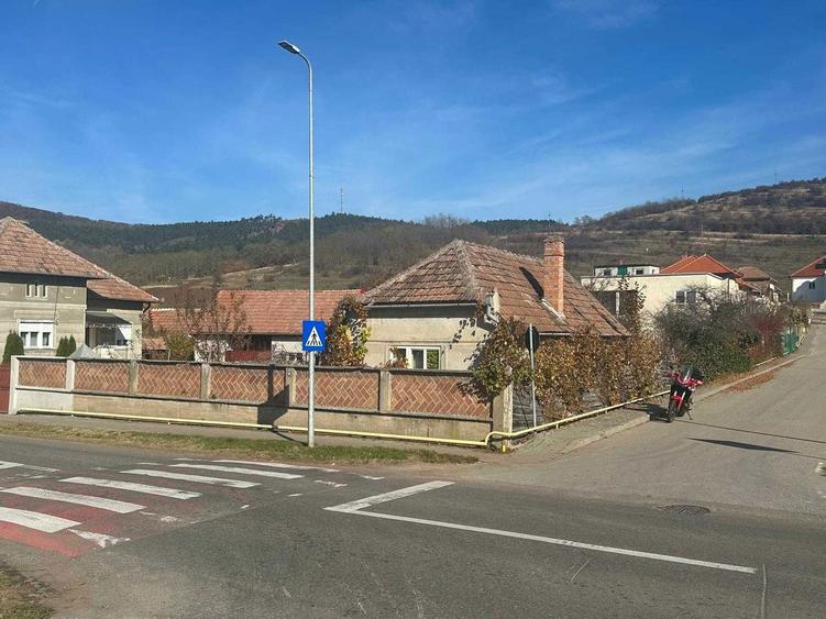 Teren de vanzare in mijlocul localitatii Hapria 71 euro/mp - 7
