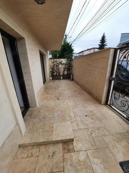 Vila.5 camere,Metrou Mihai Brav - 1