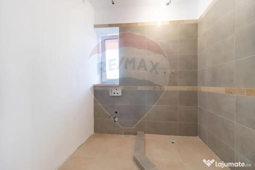 Apartament cu 3 camere de vanzare in zona Damaroaia - Pet... - 9