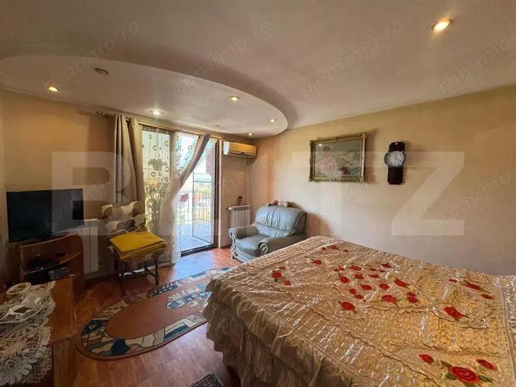 Vila de vanzare, cu 9 camere, 360 mp, zona Ora?tie - 6