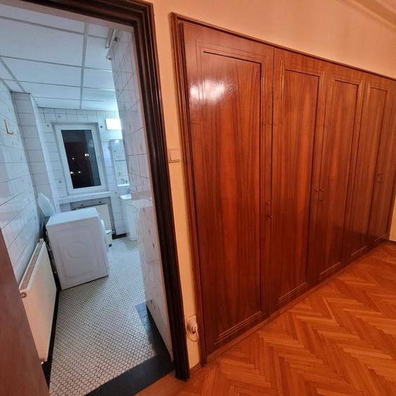 Universitate, Intercontinental, Blocul Roșu - 17