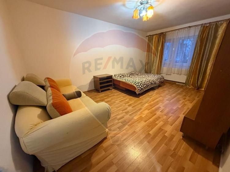 Apartament cu 3 camere de închiriat în zona Rovine - 5