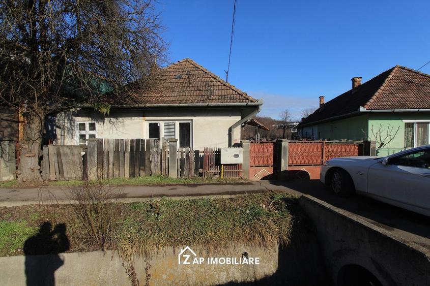 Casa + teren 933 mp +  proiect extindere - Unirii - 1
