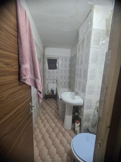 Apartament cu 3 camere decomandat în Colentina