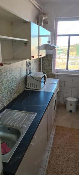 Giule?ti Prunaru-Podul Grant, 3 camere, 70 mp, et 7 8, semidecomandat, verere spate N-E, balcon mare - 1