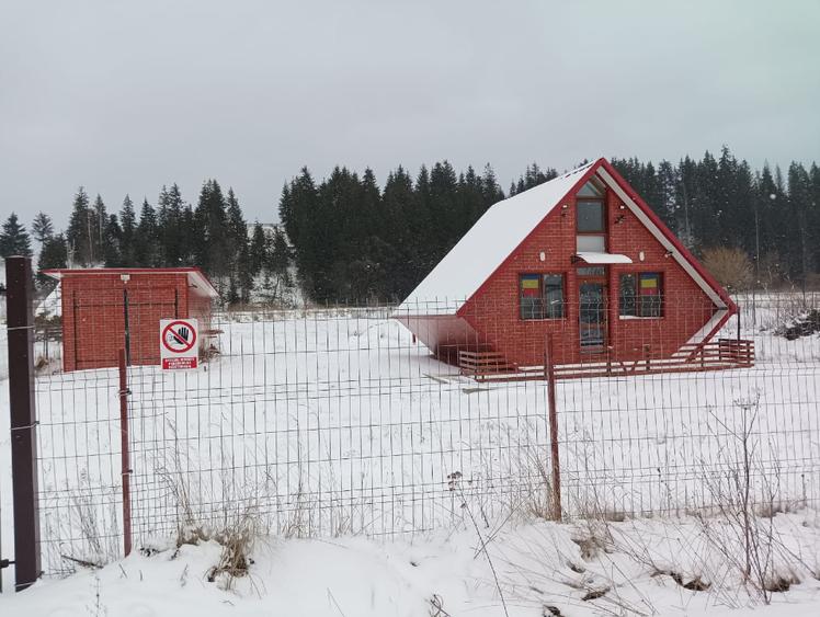 Cabana, garaj si teren - 1