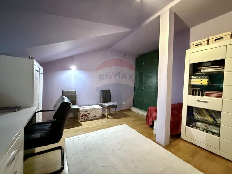 Apartament in vila, Curte comuna cu piscina - Andrei Muresanu - 8