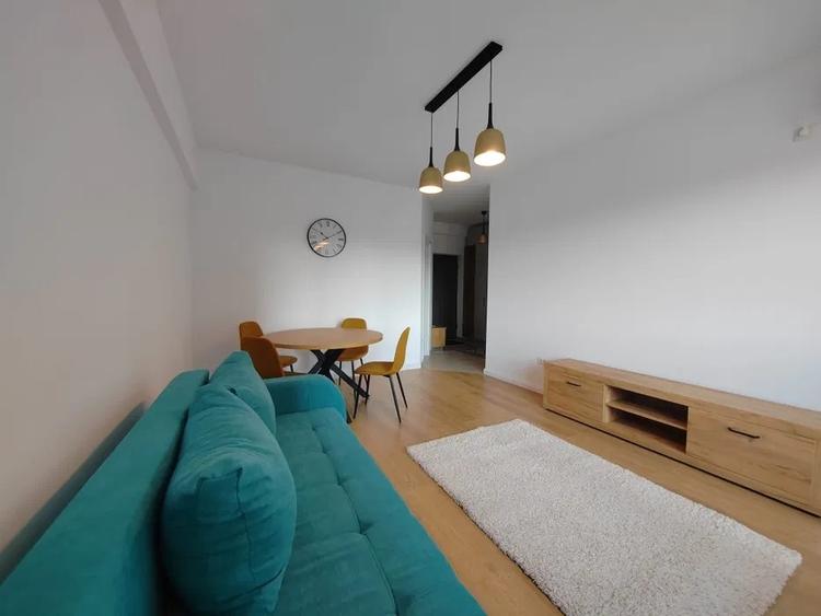 Apartament cu 1 camera, decomandat, zona Podu Ros - 1